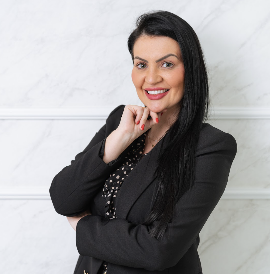 Dra. Diéssica - Especialista em Harmonização Facial